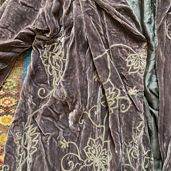 Chan Luu Crushed Velvet and Silk Coat 90s Whimsygoth - Picture 4 of 6